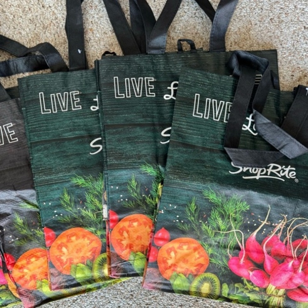 4pk Shoprite Reusable Grocery Shopping Bags EUC & NWT  Veggie Themed Black Green